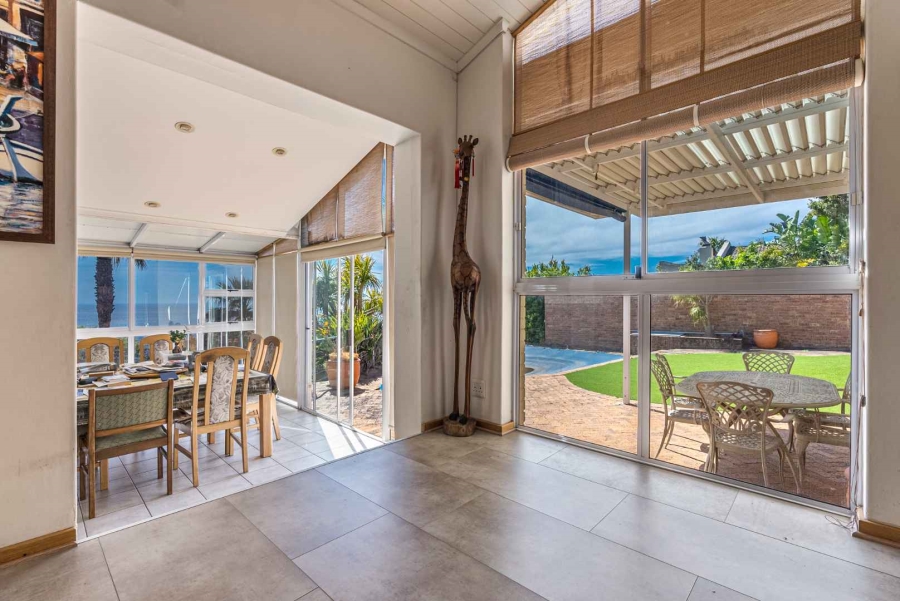 5 Bedroom Property for Sale in Camps Bay Western Cape